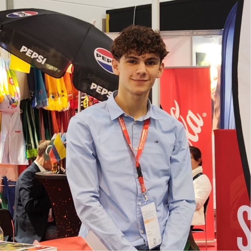 David Jungmann Bolullo, Gründer von Vantalogic, auf einer Fachmesse